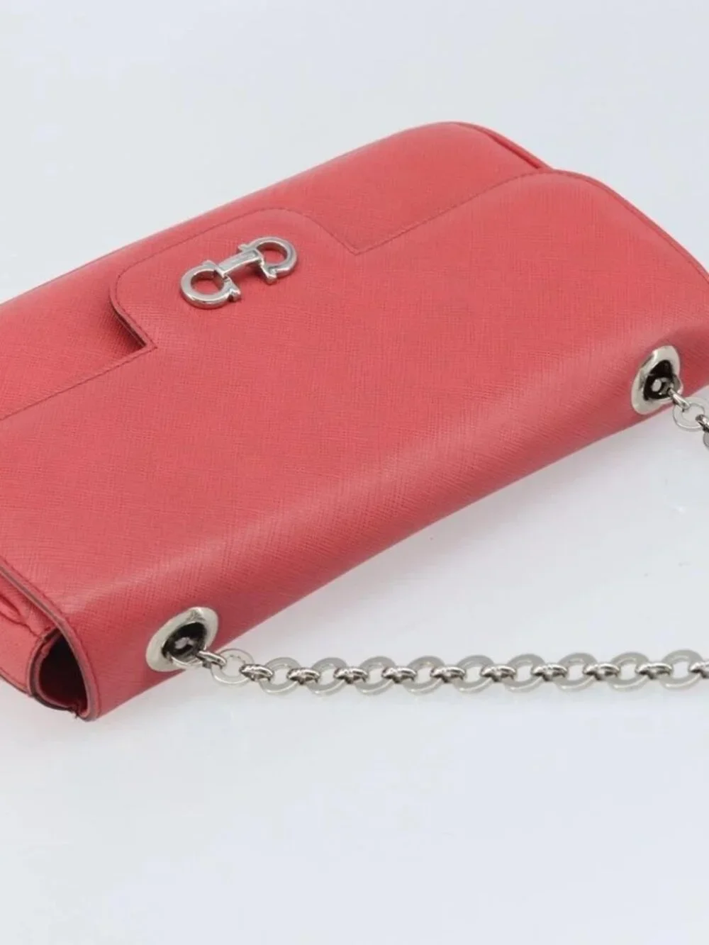 Salvatore Ferragamo Gancini Chain Shoulder Bag Leather Pink Silver Auth AMZ563A